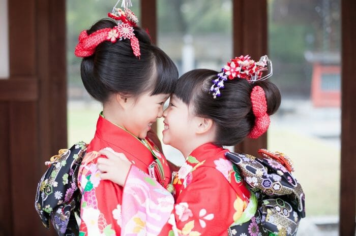 友だち家族と一緒に！7歳七五三記念写真　立川諏訪神社