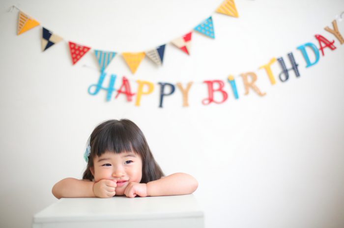 2歳女の子　誕生日記念写真