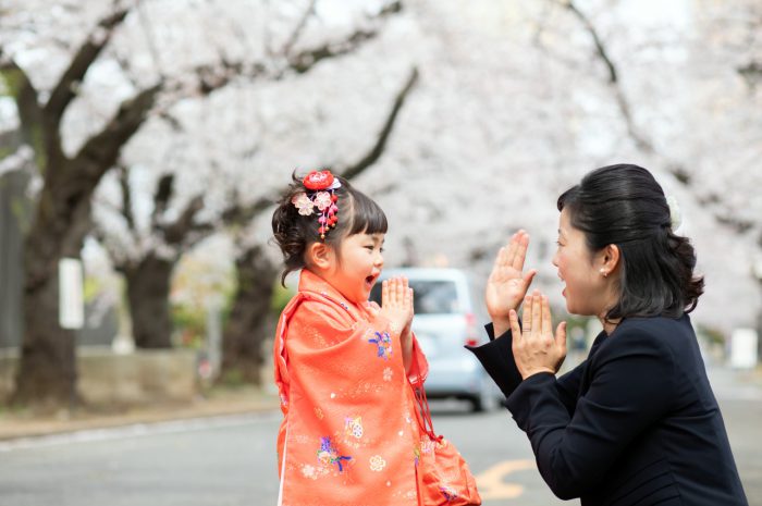 ママと一緒に手遊びしながら。三歳七五三出張撮影2