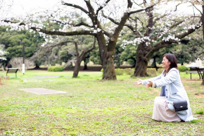 代々木公園で家族一緒に入学記念写真8