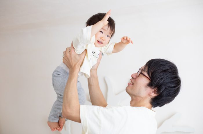 1歳女の子誕生日記念撮影,3人家族,家族写真,1歳誕生日,高い高い！