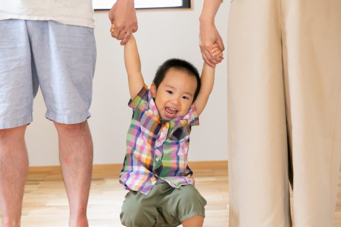 ご自宅でパパと僕2歳のお誕生日記念撮影