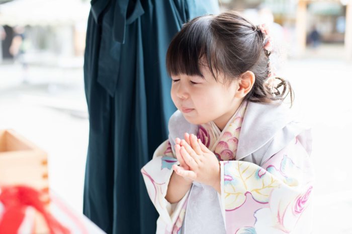 伊勢山皇大神宮で七五三出張撮影,3歳七五三,かわいいお参り姿