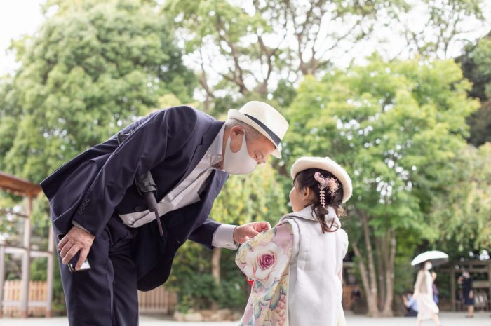 伊勢山皇大神宮で七五三出張撮影,3歳七五三,おじいちゃんと孫