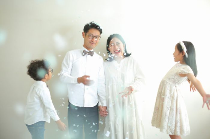 結婚10周年記念,家族写真撮影,紙吹雪