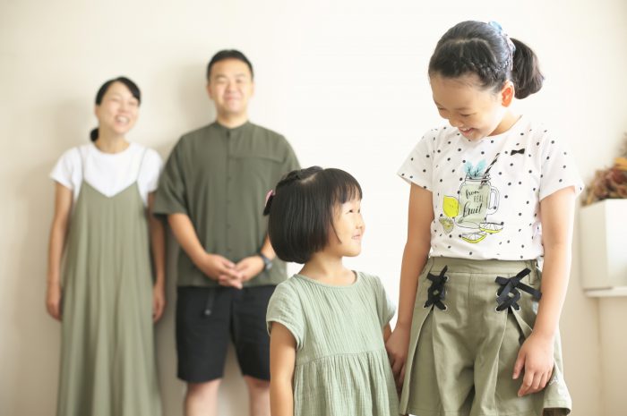 姉妹撮影,体育座り,仲良し,かわいい,渋谷スタジオ