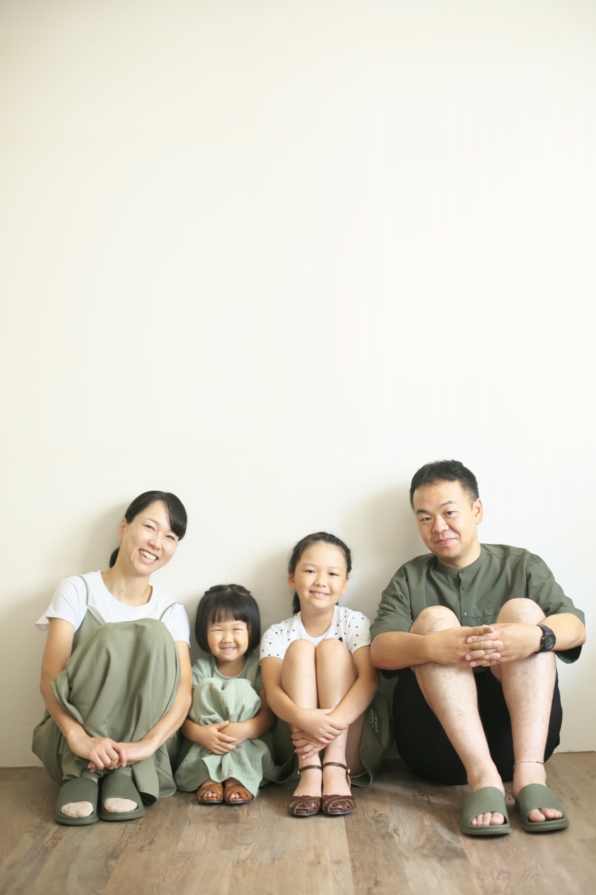 家族写真,4人家族,仲良し家族,恒例の家族写真,家族写真撮影,スタジオ撮影,渋谷スタジオ