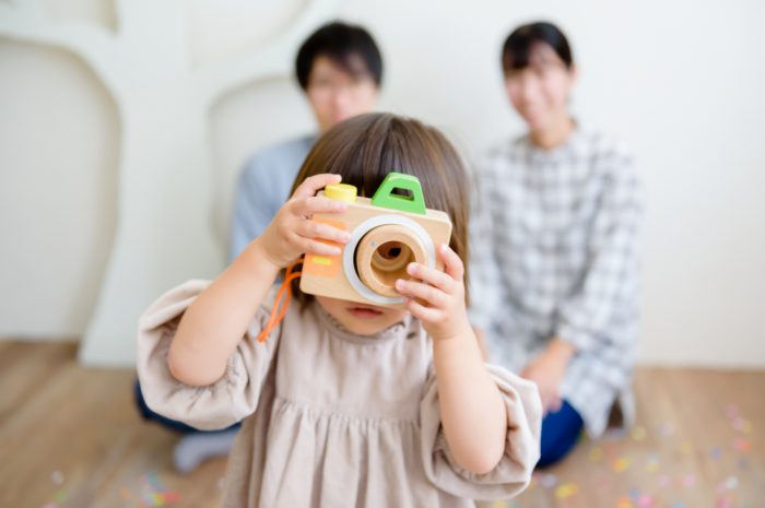 家族写真,2歳女の子,記念写真,スタジオ撮ろうよ