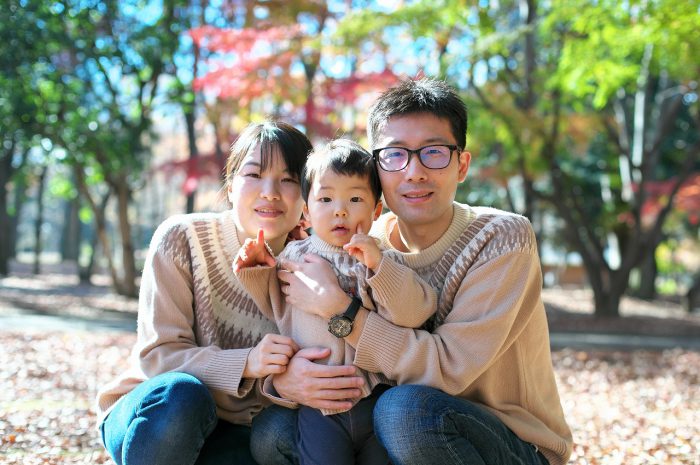 代々木公園プチロケ撮影,2歳男の子,代々木公園,秋,落ち葉,ロケーション撮影