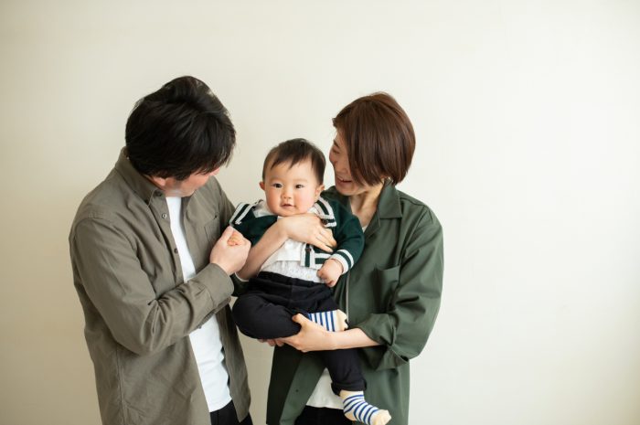 1歳誕生日記念,スタジオ撮影,1歳男の子,1歳誕生日,STUDIO撮ろうよ,三人家族