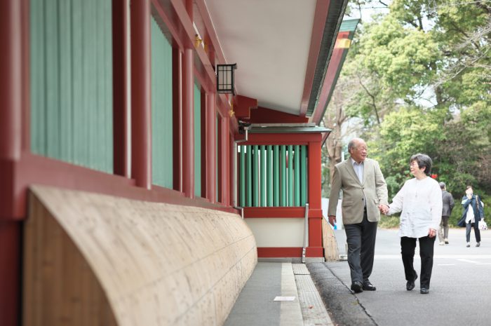 金婚式,出張撮影,赤坂日枝神社,家族写真,孫,結婚50年,お散歩シーン