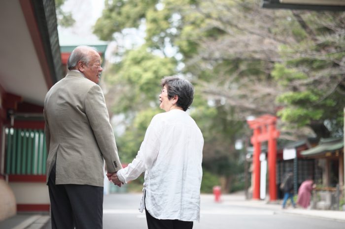 金婚式,出張撮影,赤坂日枝神社,家族写真,孫,結婚50年,てつなぎ