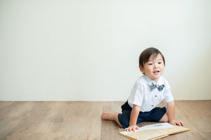 2歳男の子,誕生日記念撮影,絵本と