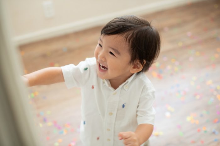 2歳男の子,誕生日記念撮影,紙吹雪撮影