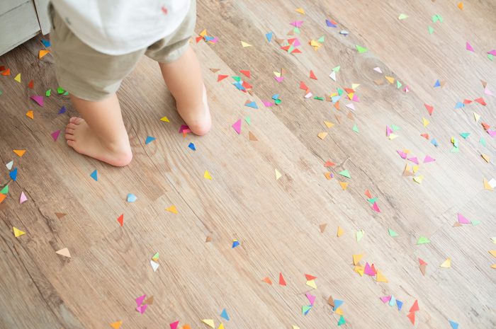 2歳男の子,誕生日記念撮影,紙吹雪